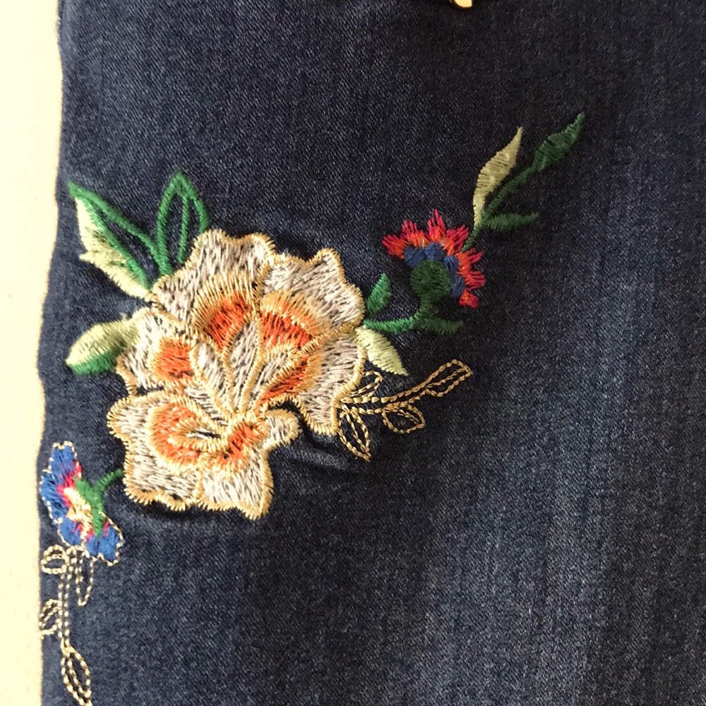 Thalia Sodi Embroidery ankle jeans - Picture 5 of 11